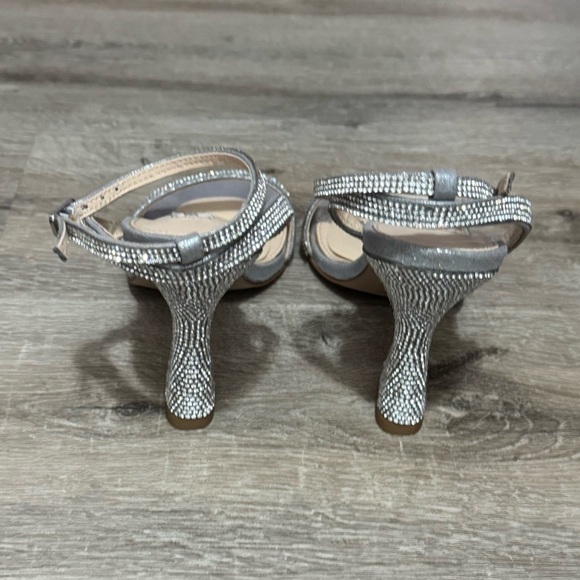 Women's Steve Madden Silver Rhinestoned Ankle Strap Mid Height Heels - Picture 5 of 9